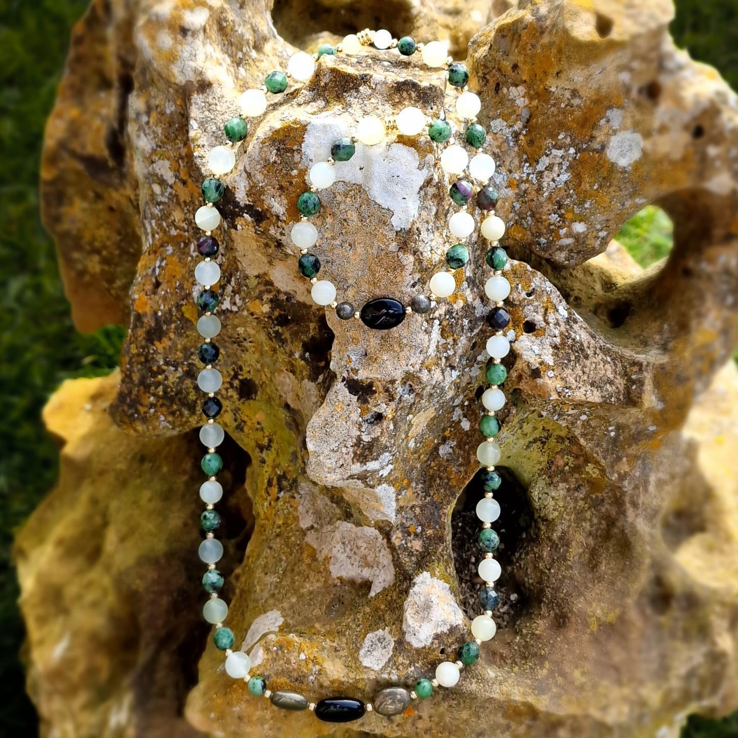 Collar Cohérence® - Piedras lunares, Amazonita, Oro.