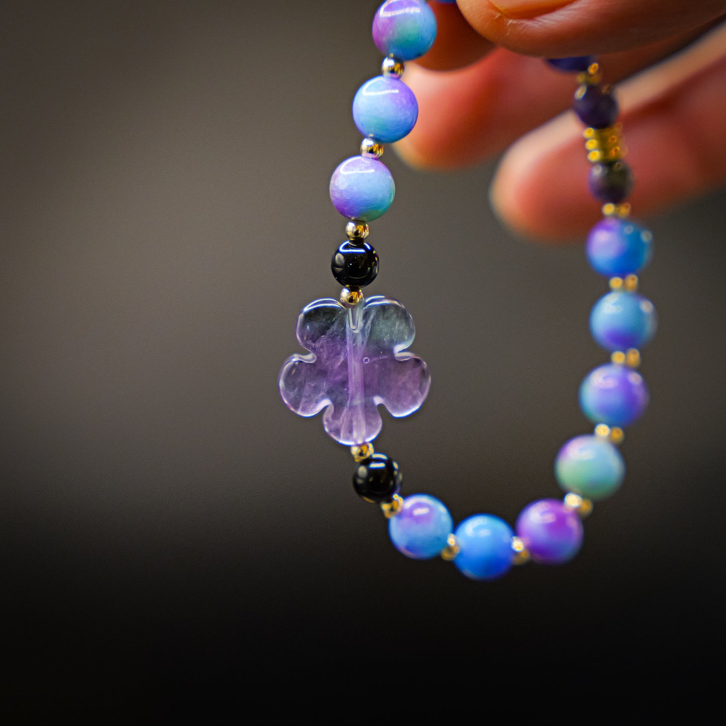 Bracelet de Cohérence® - Fleur d'améthyste, jade teinté bleu et rouge, perle or rempli 14K, jaspe